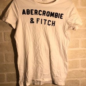 Abercrombie and Fitch Men’s Small Tee